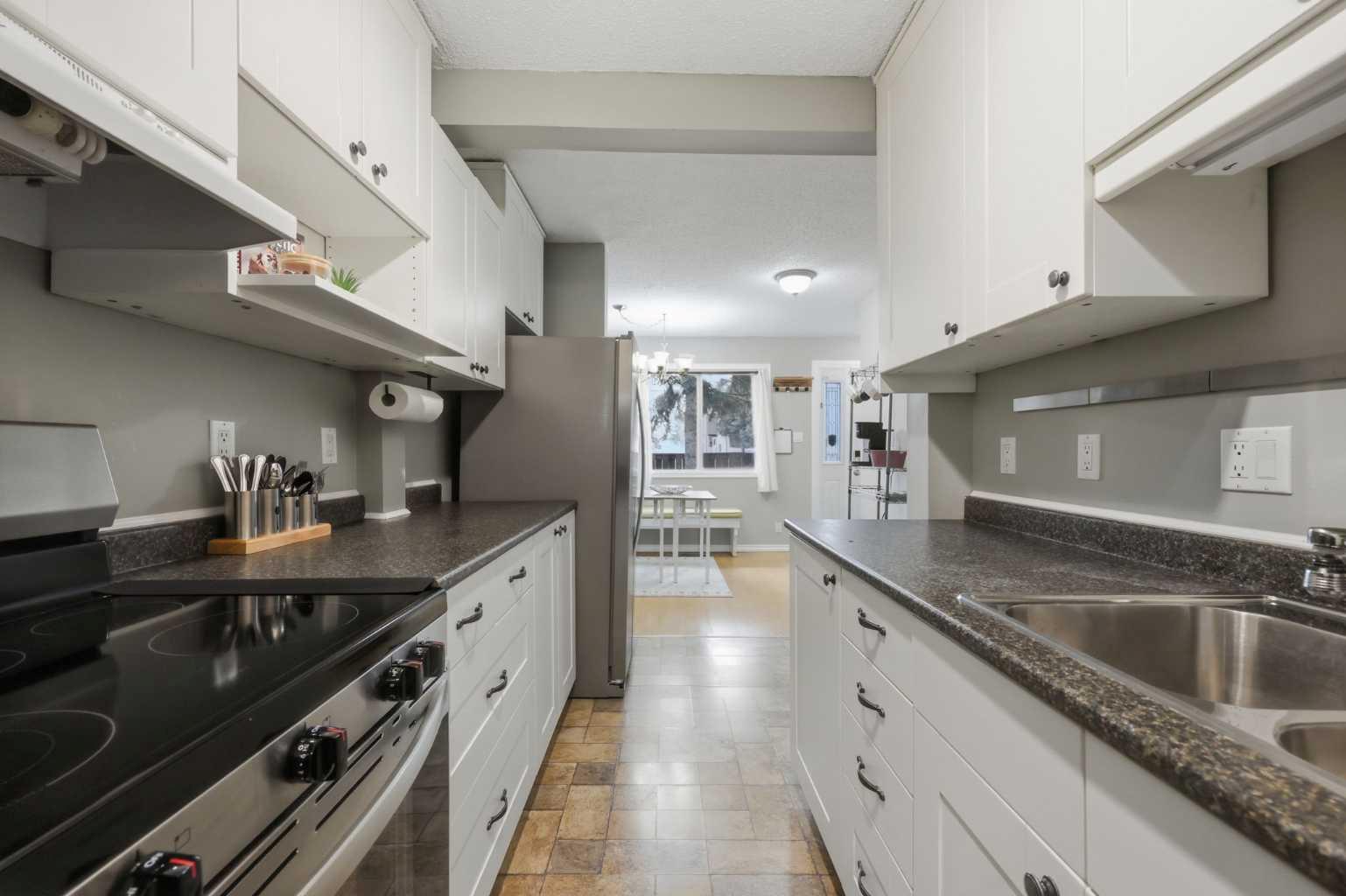 287 Southampton Drive SW 2