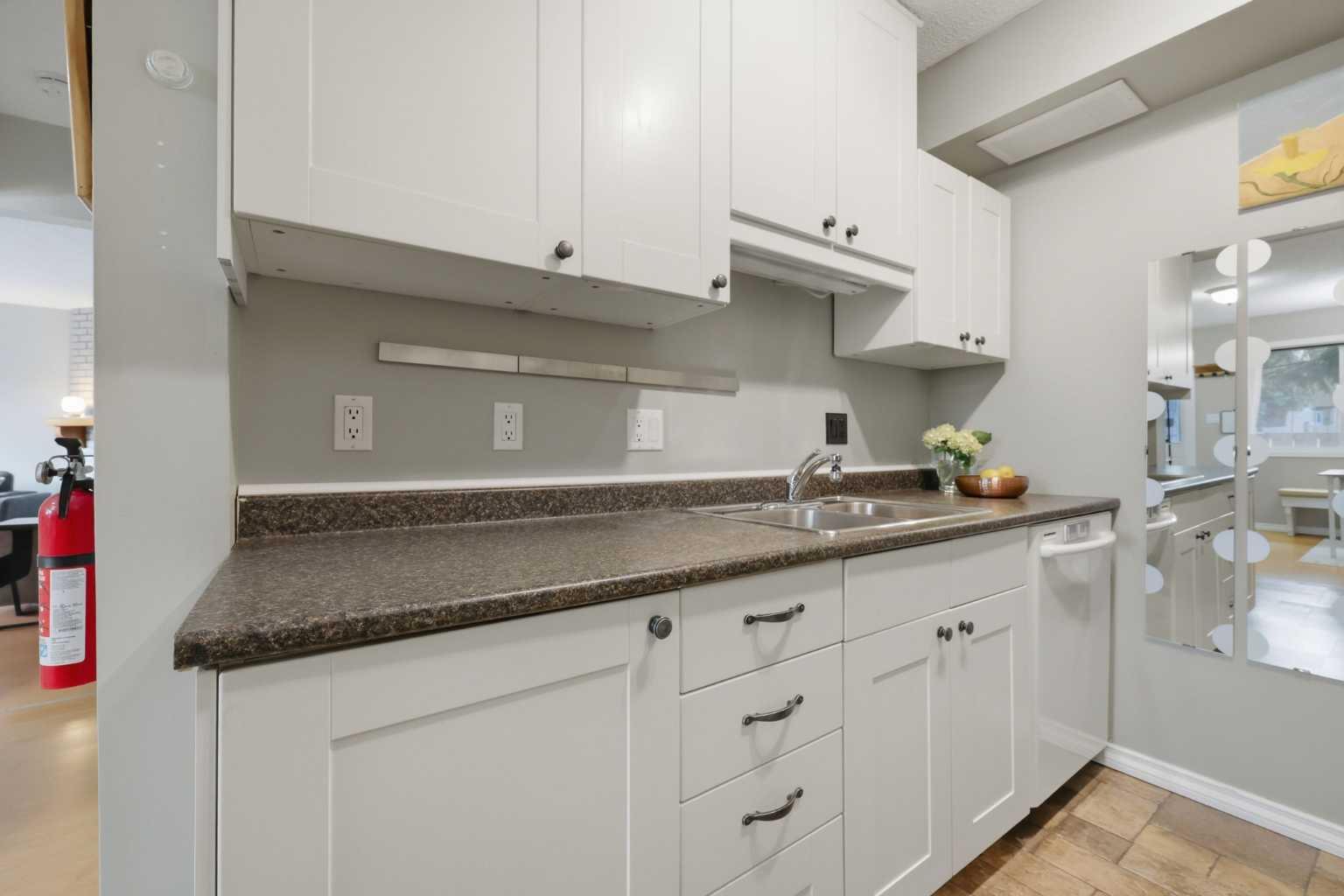 287 Southampton Drive SW 2