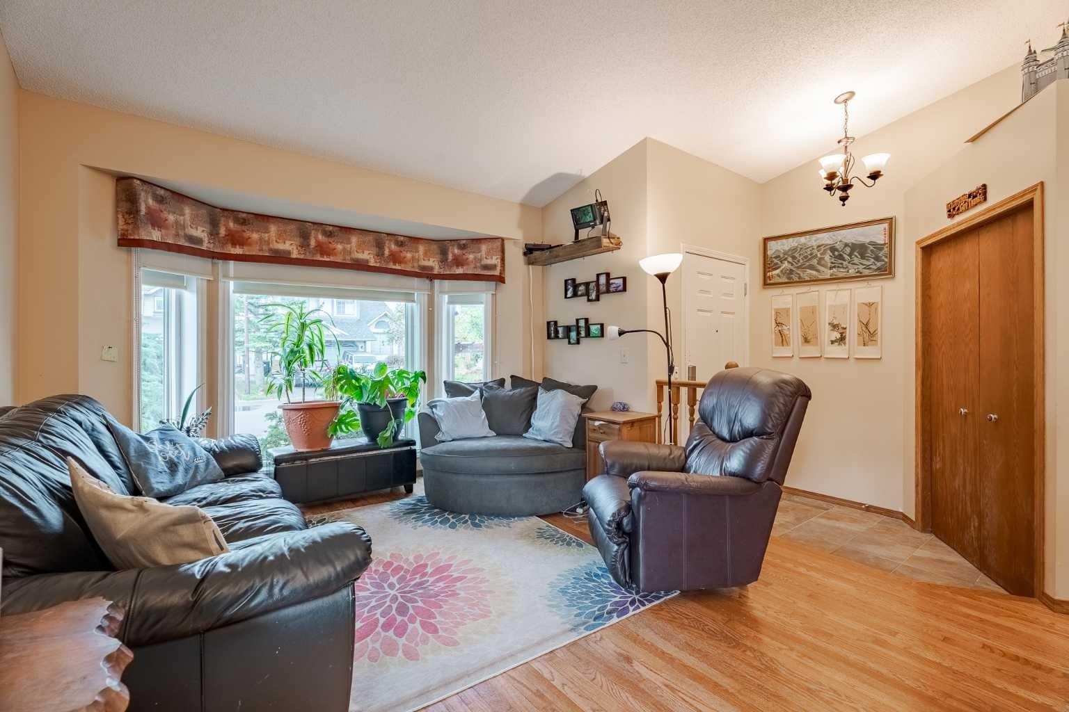 179 Scenic Hill Close NW