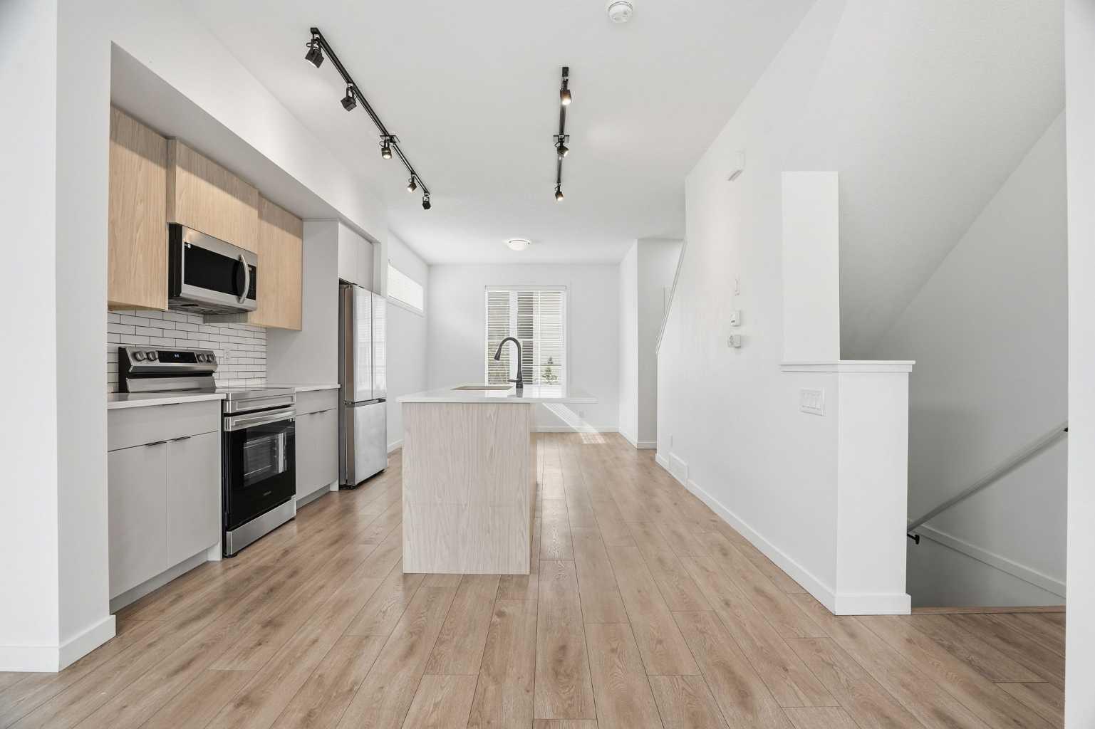 32 Walgrove Common SE
