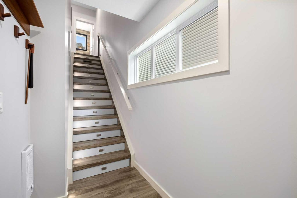 Photo of 355 Nolancrest Heights NW #109, Calgary, AB T3R 0Z9 (MLS # A2351169)