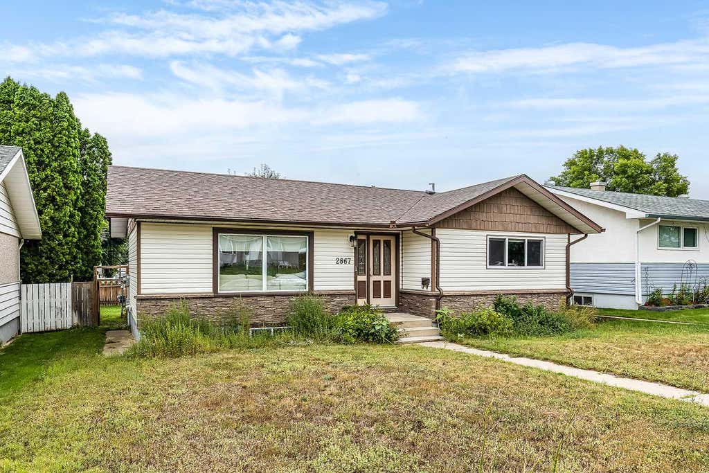 Photo of 2867 16 Ave Ave SE, Medicine Hat, AB T1A 3T8 (MLS # A2337488)