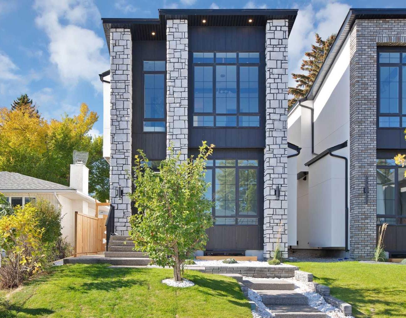 2221 Halifax Crescent NW