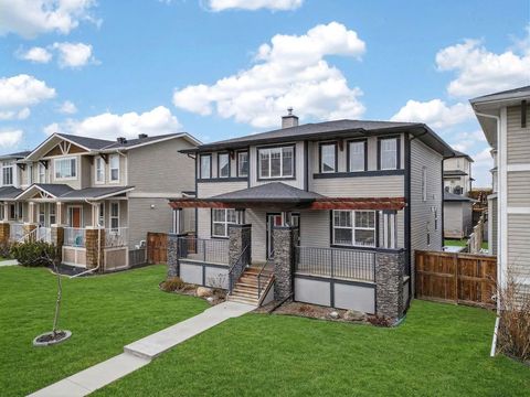 Photo of 229 Rainbow Falls Glen, Chestermere, AB T1X 0S6 (MLS # A2298551)