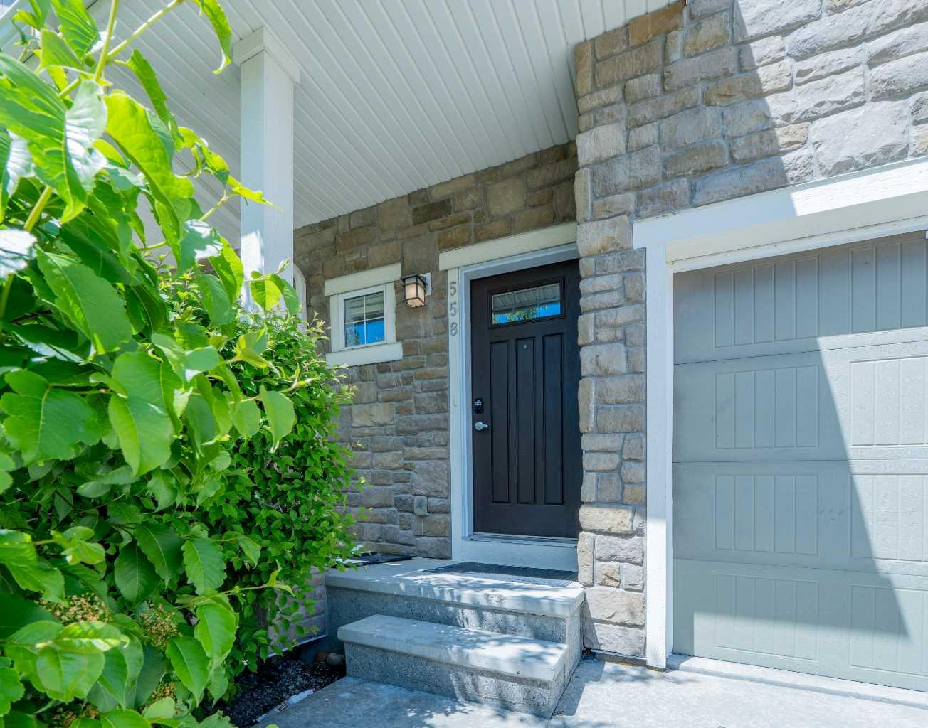 558 Evanston Manor NW