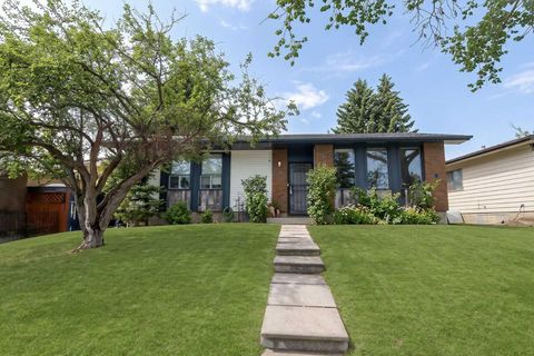 Photo of 3523 48 Street NE, Calgary, AB T1Y 5S5 (MLS # A2325393)
