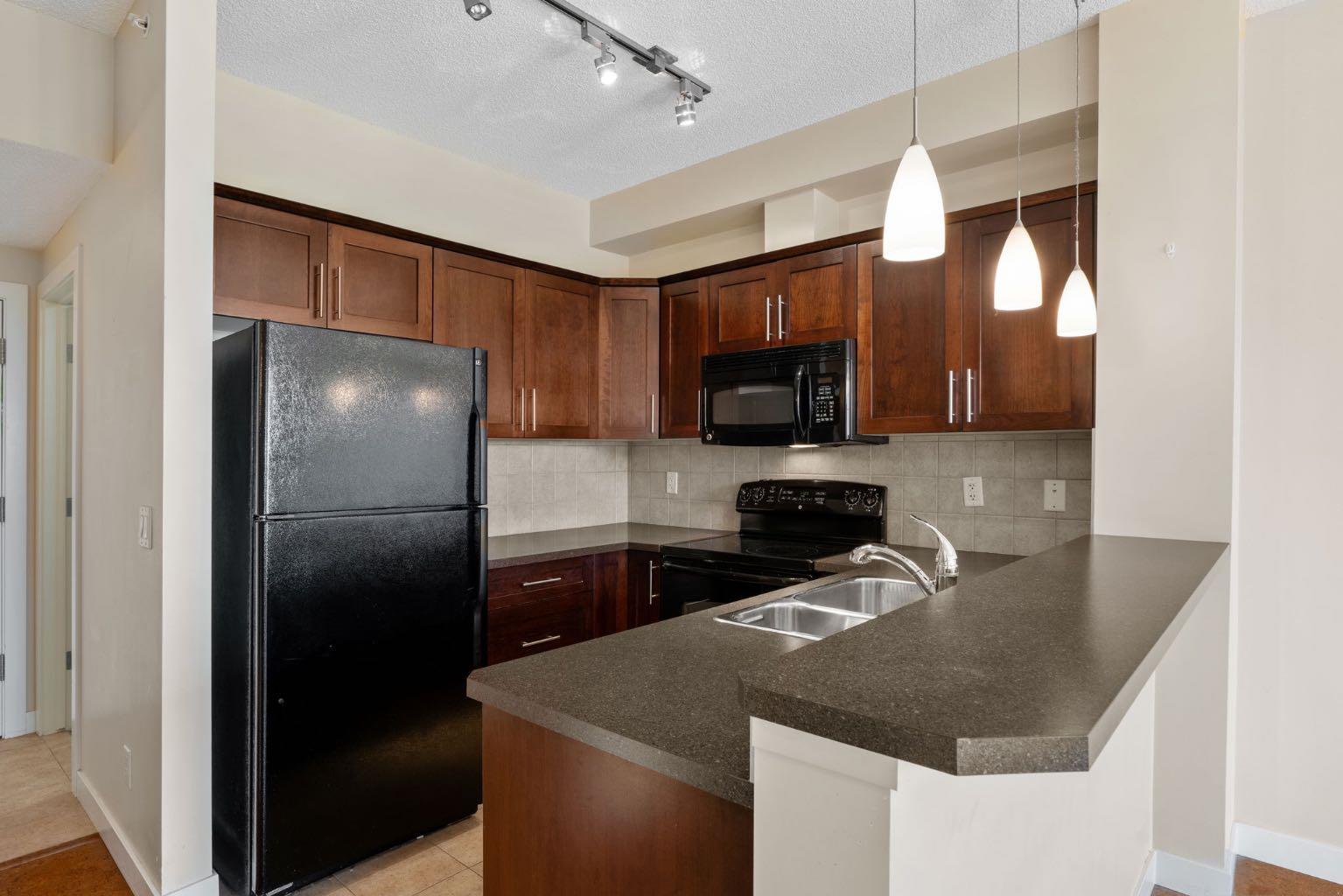 201 Sunset Drive 407