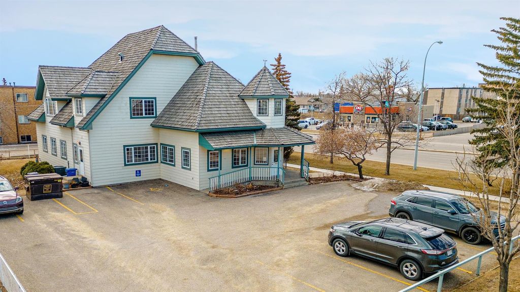 Photo of 9931 106 Avenue, Grande Prairie, AB T8V 1J4 (MLS # A2040595)