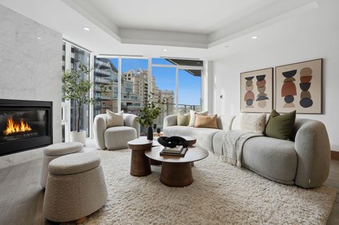 738 1 Avenue SW 907 Calgary AB T2P 5G8