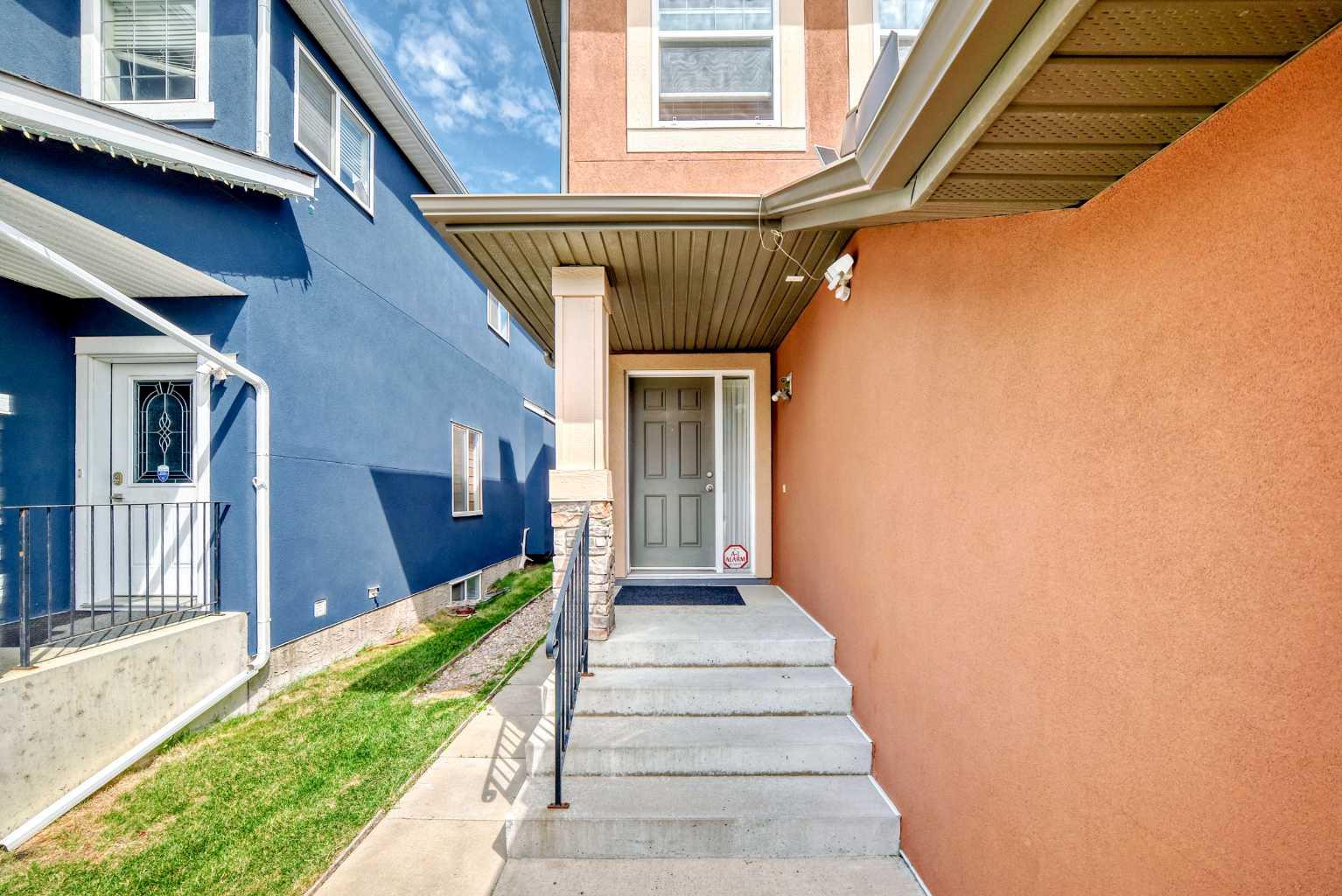 148 Saddlecrest Gardens NE