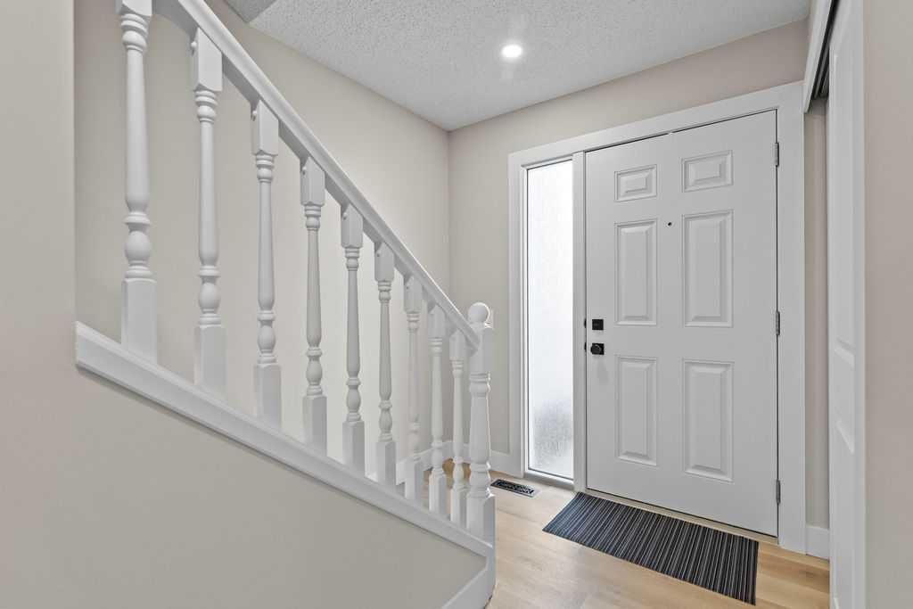 Photo of 4810 40 Avenue SW #14, Calgary, AB T3E 1E4 (MLS # A2259852)
