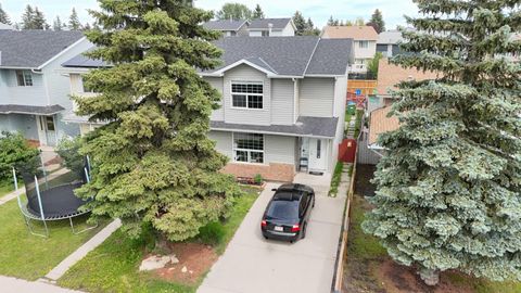 Photo of 136 Martindale Drive NE, Calgary, AB T3J 3G5 (MLS # A2305593)