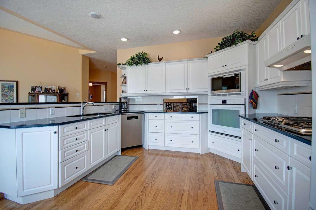 Photo of 99 Christie Point SW #58, Calgary, AB T3H 3K8 (MLS # A2307467)