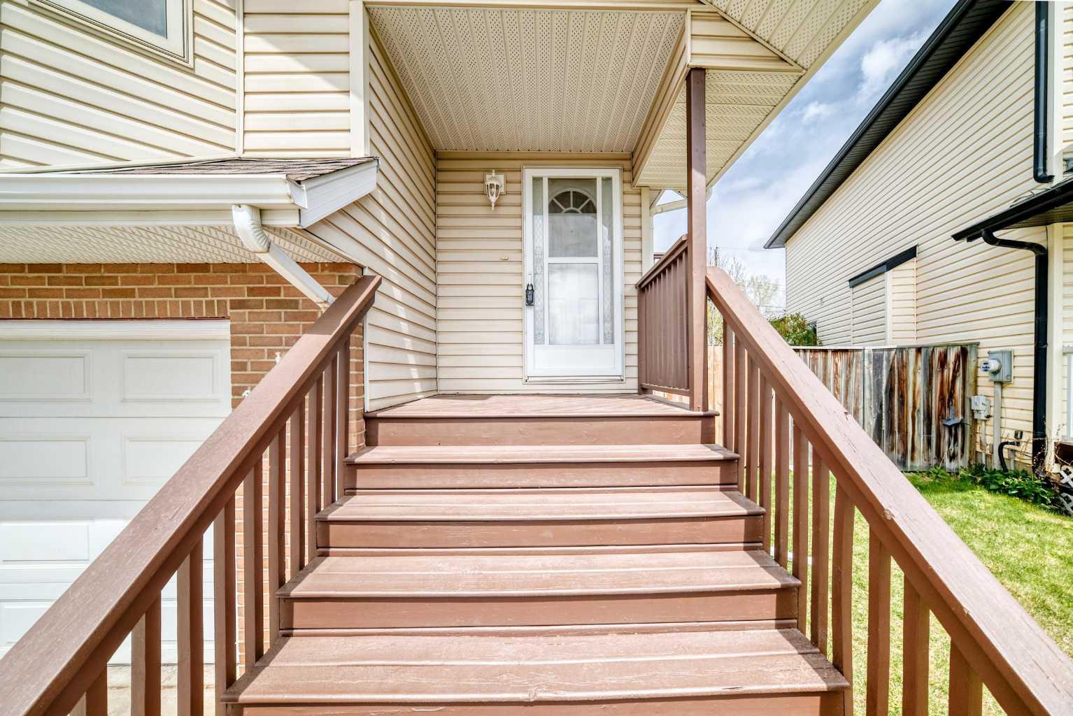 17 Ross Place