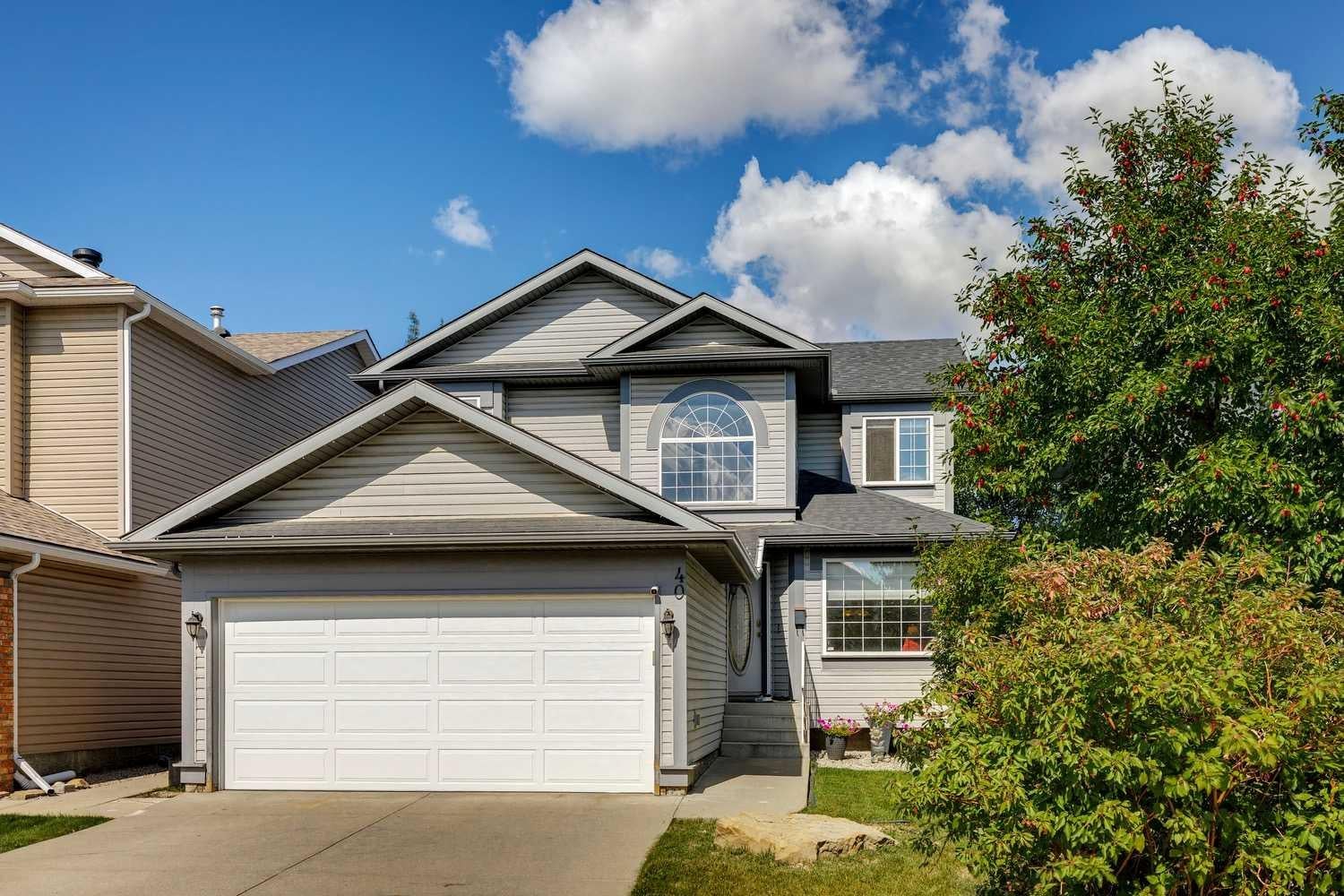 40 Country Hills Bay NW