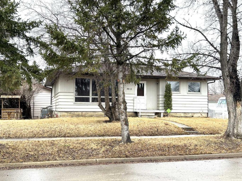 Photo of 4812 47 Avenue, Forestburg, AB T0B 1N0 (MLS # A2286873)