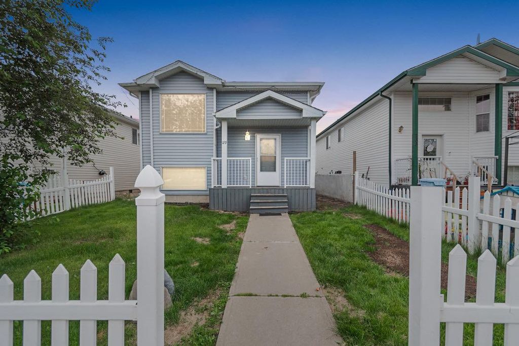 Photo of 129 Lightbown Way, Fort McMurray, AB T9K 2R1 (MLS # A2329660)