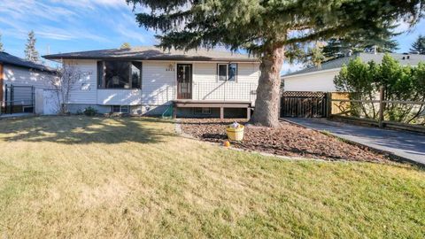 8012 36 Avenue NW Calgary AB T3B 1V9
