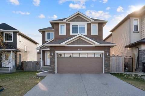 105 Everhollow Rise SW Calgary AB T2Y 0B1