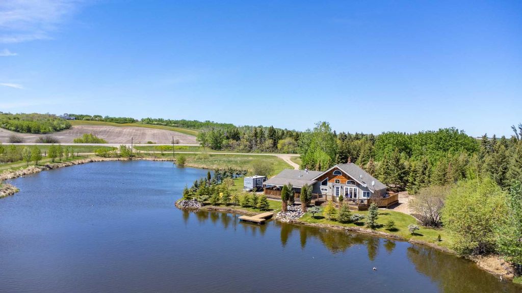 Photo of 18 Sandpiper Estates, Sandy Beach, AB T9V 2S1 (MLS # A2318034)