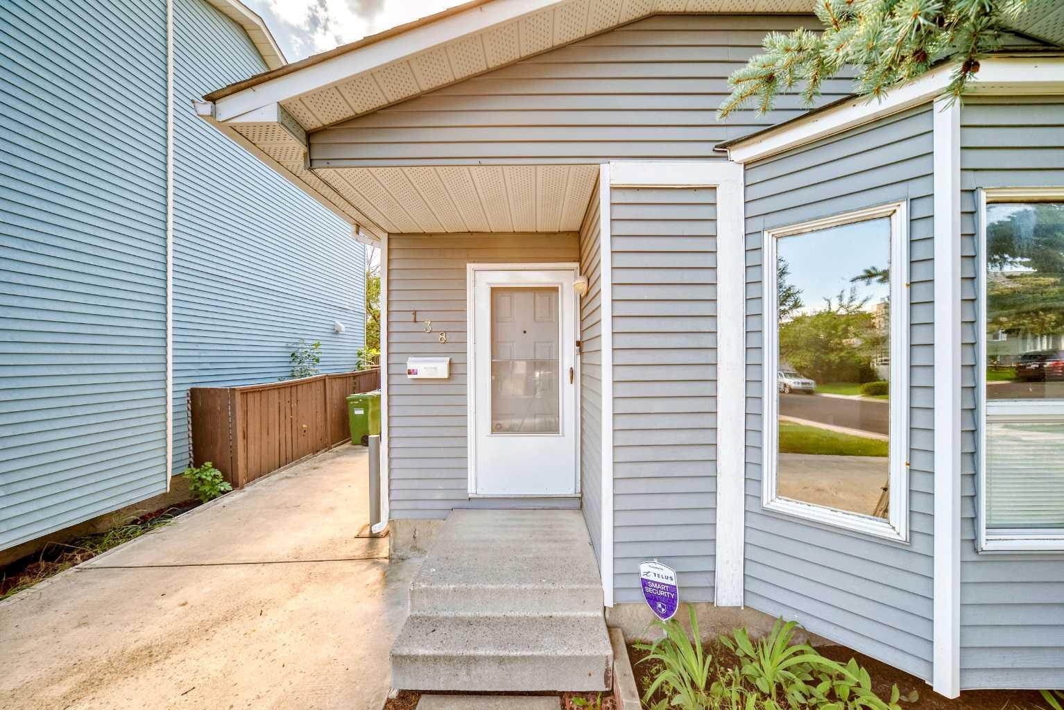 138 Sandstone Road NW