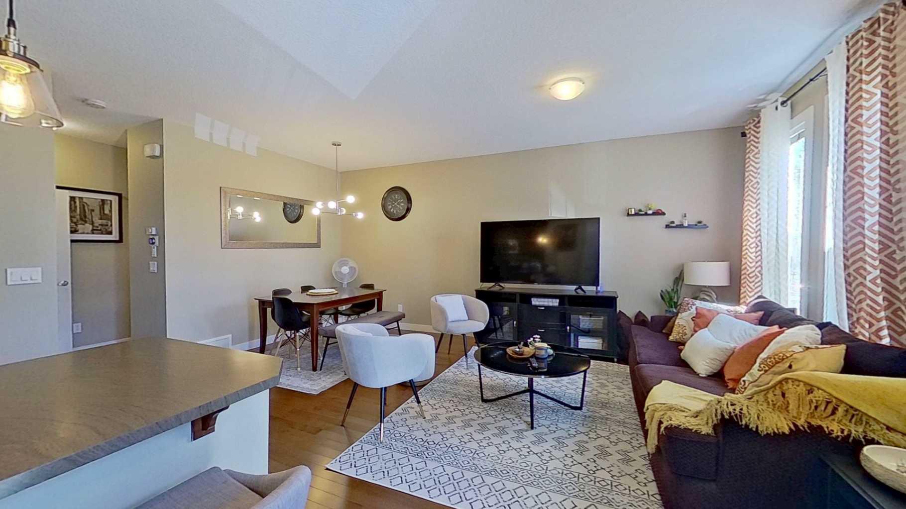 1304 Evanston Square NW