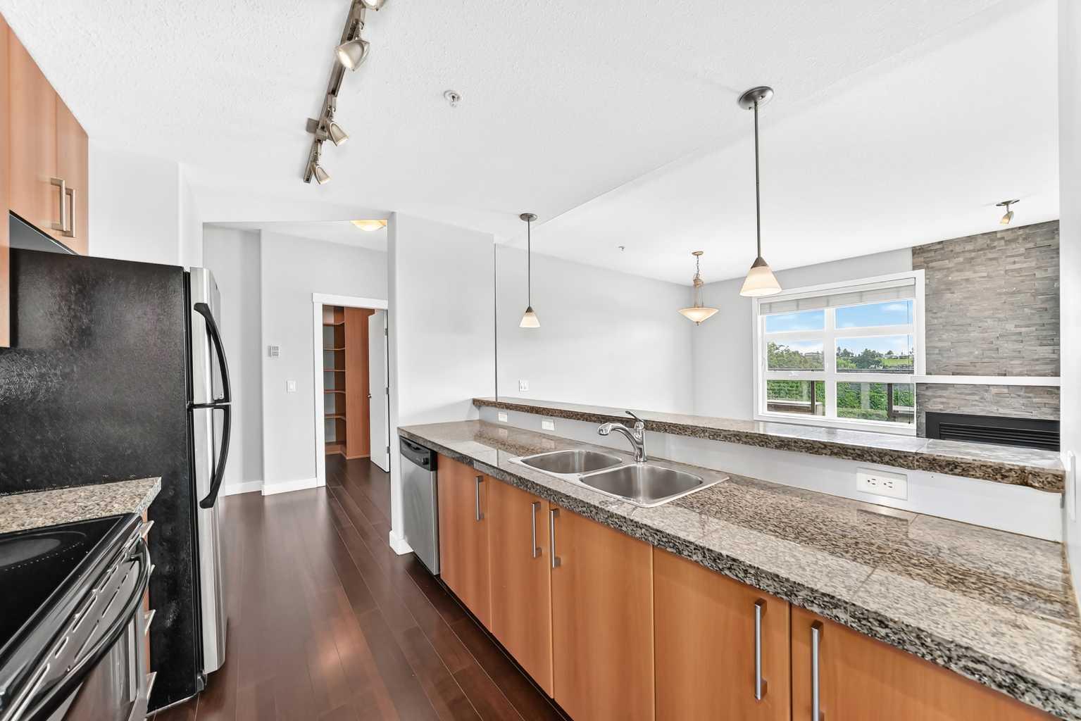 1010 Centre Avenue NE 402