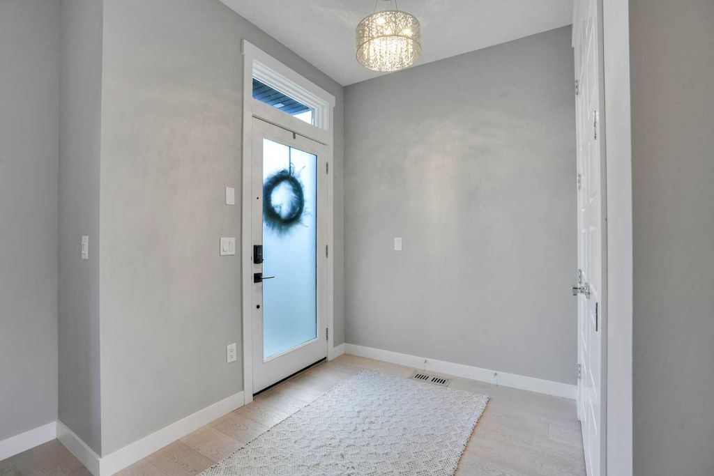 Photo of 4405 20 Avenue NW, Calgary, AB T3B 0T5 (MLS # A2314255)