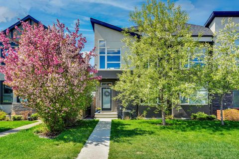 Photo of 4405 20 Avenue NW, Calgary, AB T3B 0T5 (MLS # A2314255)