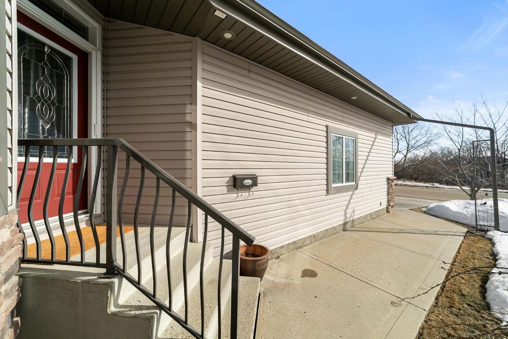 Photo of 5406A 39 Avenue, Camrose, AB T4V 5B6 (MLS # A2291842)