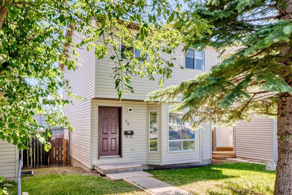 Photo of 35 Martindale Court NE, Calgary, AB T3J 2V8 (MLS # A2324169)