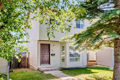 Photo of 35 Martindale Court NE, Calgary, AB T3J 2V8 (MLS # A2324169)