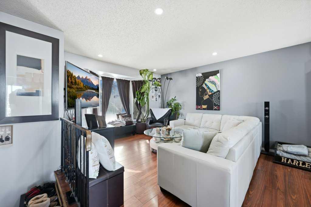 228 Castleridge Drive NE