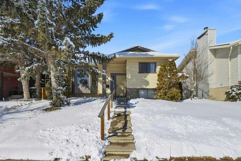 Photo of 228 Castleridge Drive NE, Calgary, AB T3J 1X3 (MLS # A2290793)