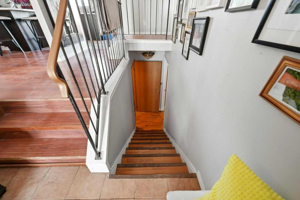 228 Castleridge Drive NE