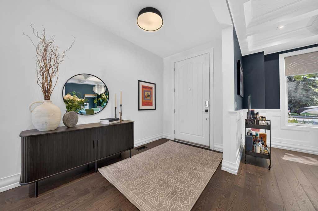 Photo of 1732 49 Avenue SW, Calgary, AB T2T 2T9 (MLS # A2326794)