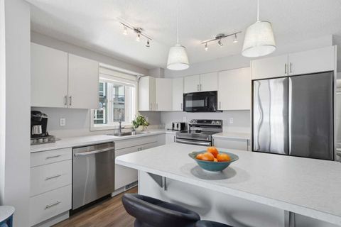 Photo of 279 Copperpond Common SE #4201, Calgary, AB T2Z 1G6 (MLS # A2303831)