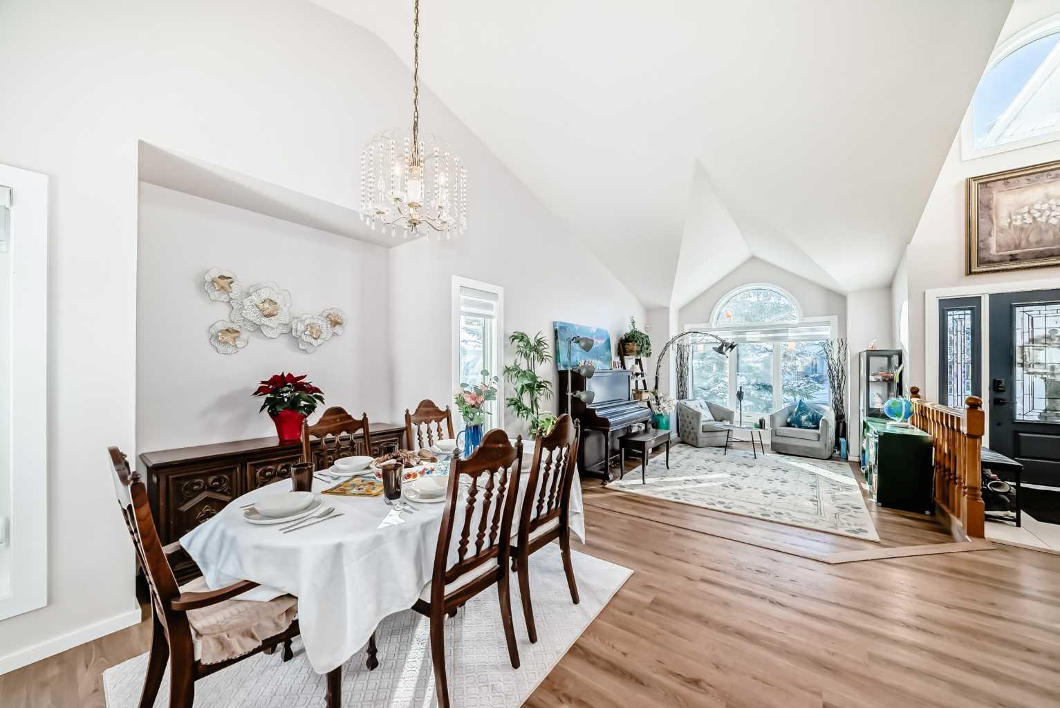 8328 Edgevalley Drive NW