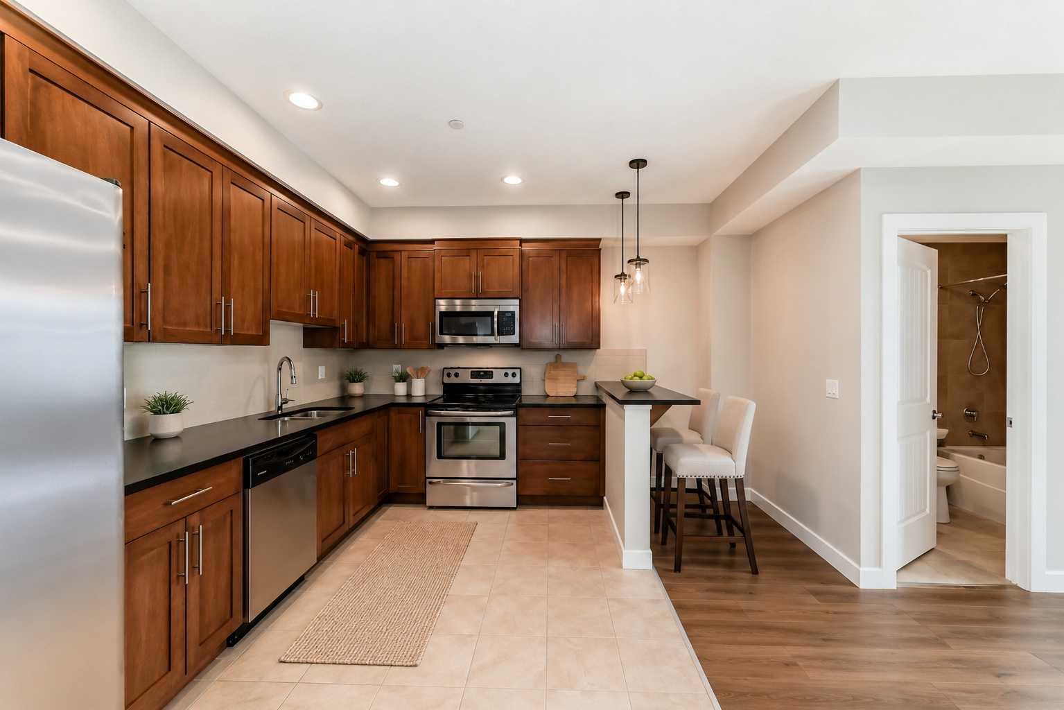 1005A Westmount Drive 110