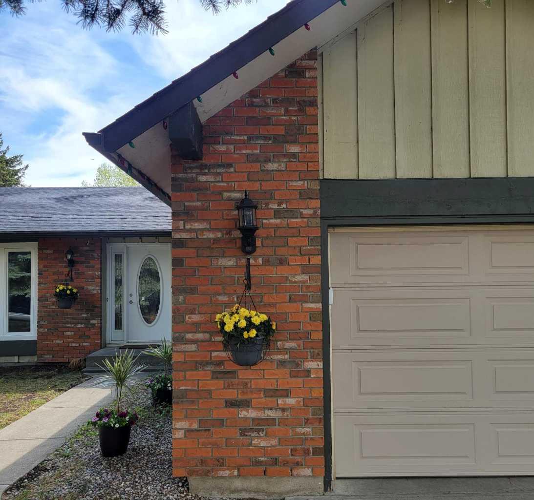 236 Midvalley Place SE