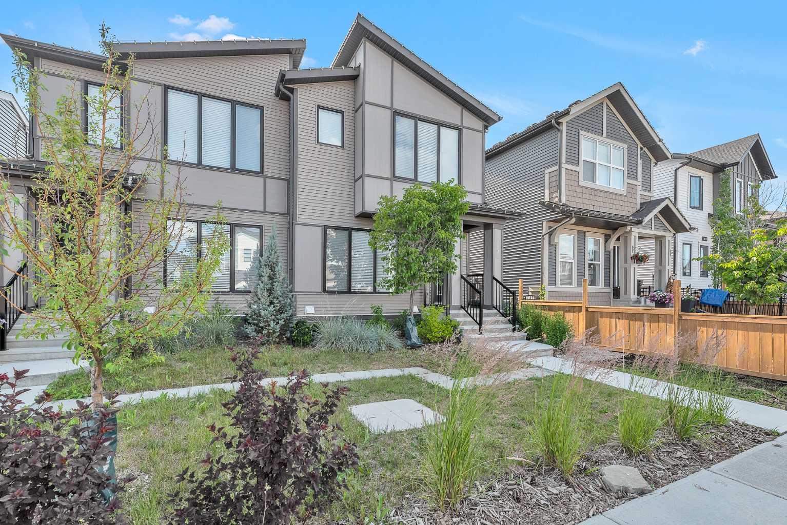 1121 Chinook Gate Bay SW