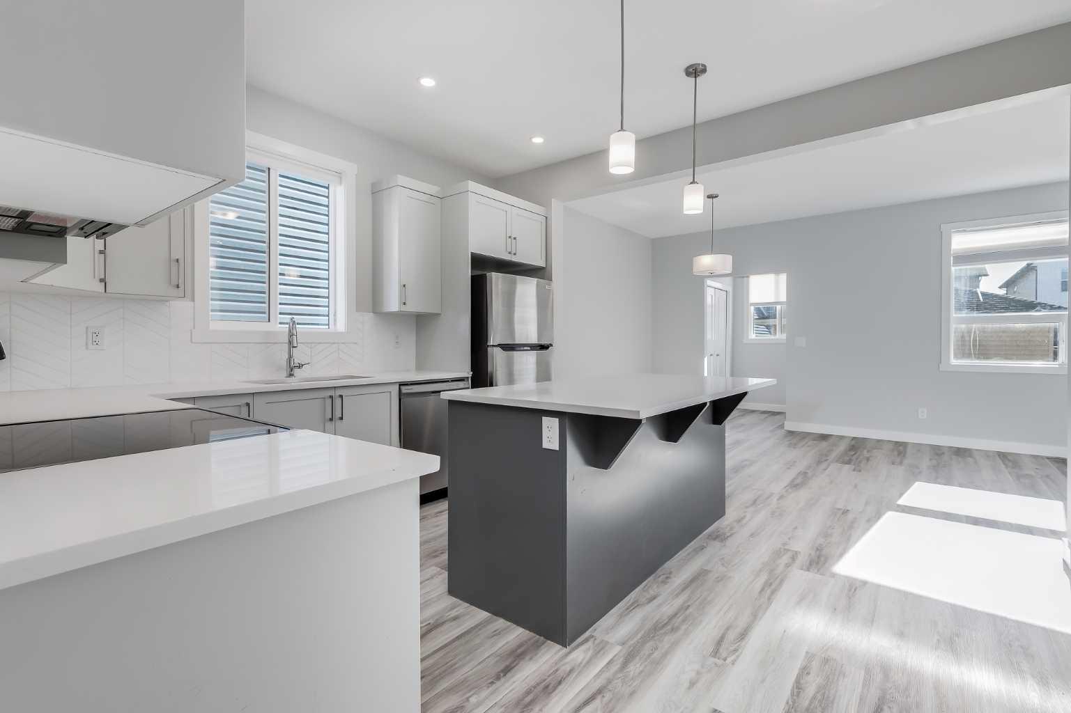 461 South Point Glen SW