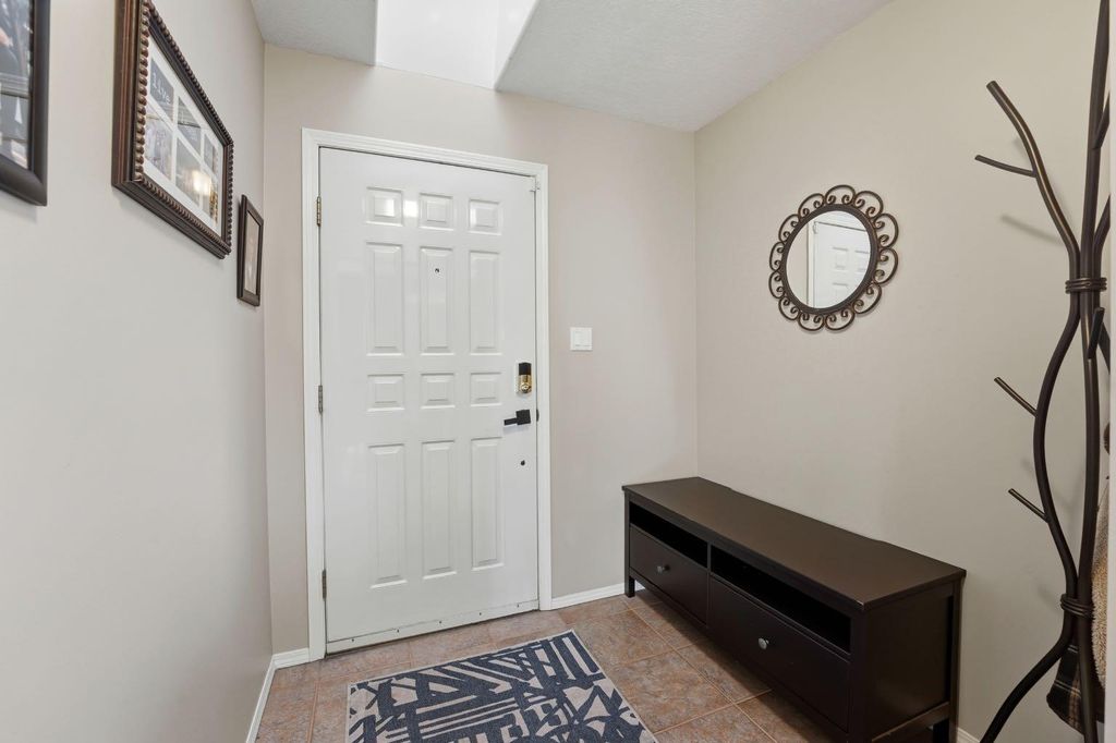 Photo of 62 Street Close #5, Stettler, AB T0C 2L0 (MLS # A2292989)