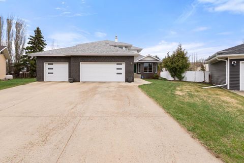 Photo of 62 Street Close #5, Stettler, AB T0C 2L0 (MLS # A2292989)