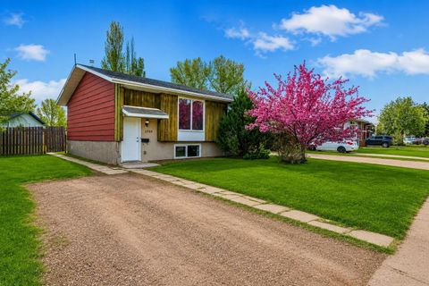 Photo of 2723 47 Avenue Avenue, Lloydminster, SK S9V 1H3 (MLS # A2316976)