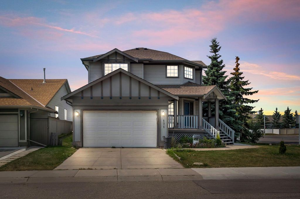 Photo of 171 Willowbrook Drive NW, Airdrie, AB T4B 2W5 (MLS # A2300271)