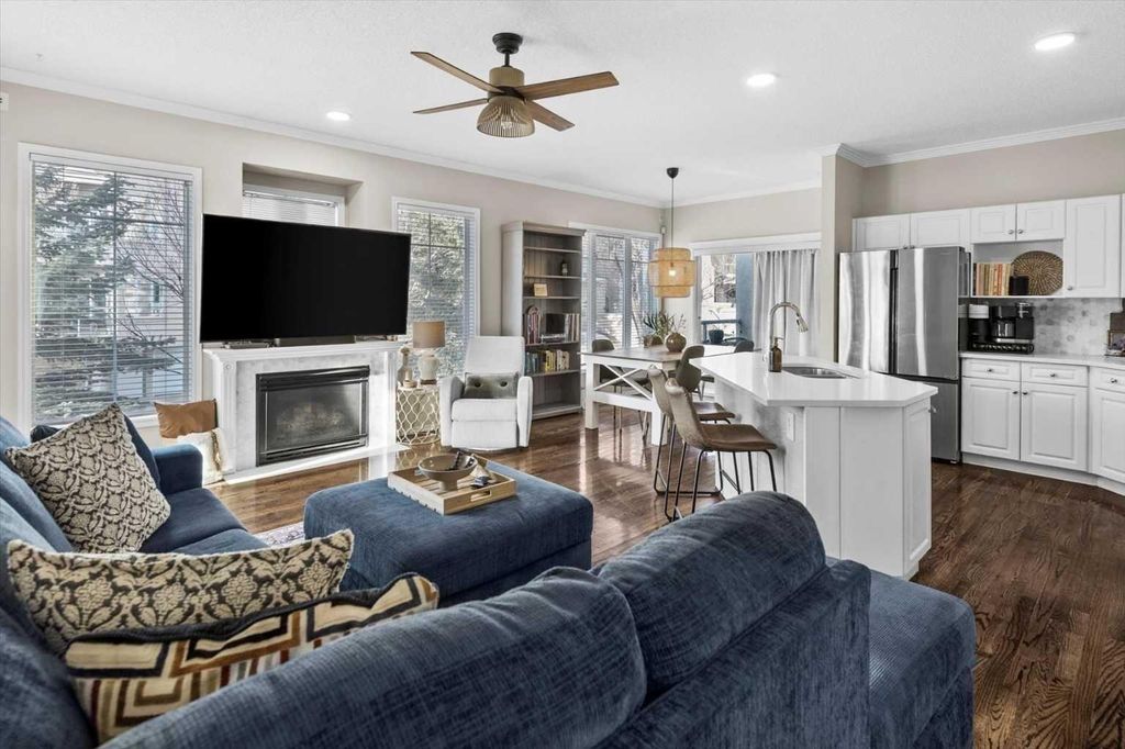 Photo of 113 Edgeridge Terrace NW, Calgary, AB T3A 6C3 (MLS # A2282403)