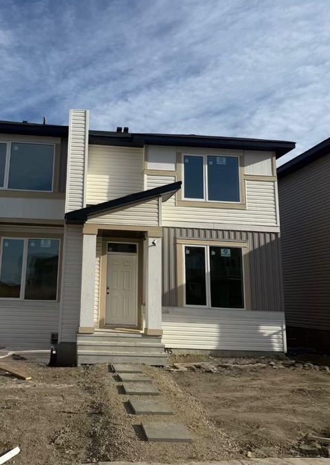 1995 McCaskill Drive Crossfield AB T0M 0C1