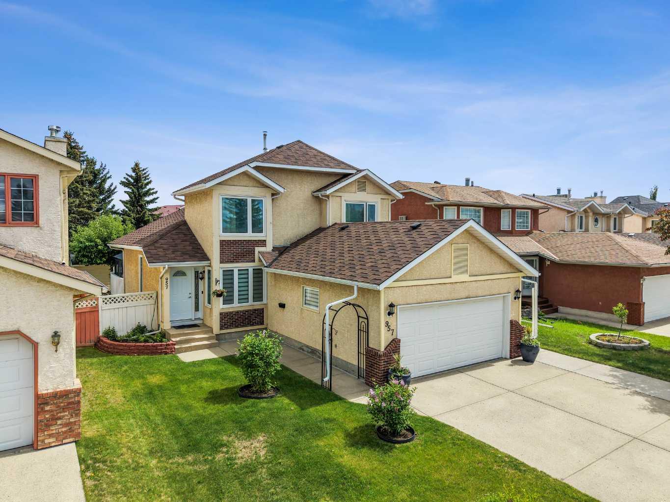 957 Applewood Drive SE
