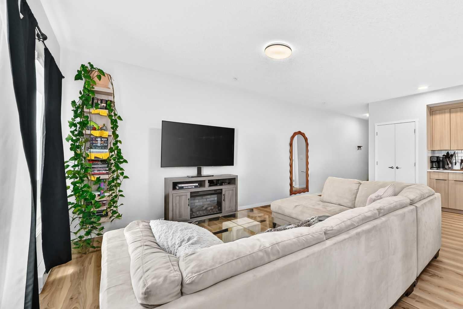 220 Seton Grove SE 3208